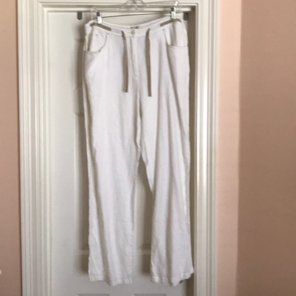 Chico’s White 100% washable linen pants.  Size 2.5